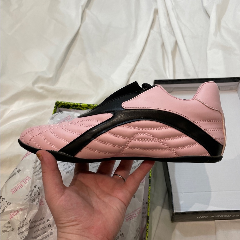 •CAPE ROBBIN• “Vulay” Lace-Up Black Color Block Sneakers - Pink // NIB - Picture 6 of 15
